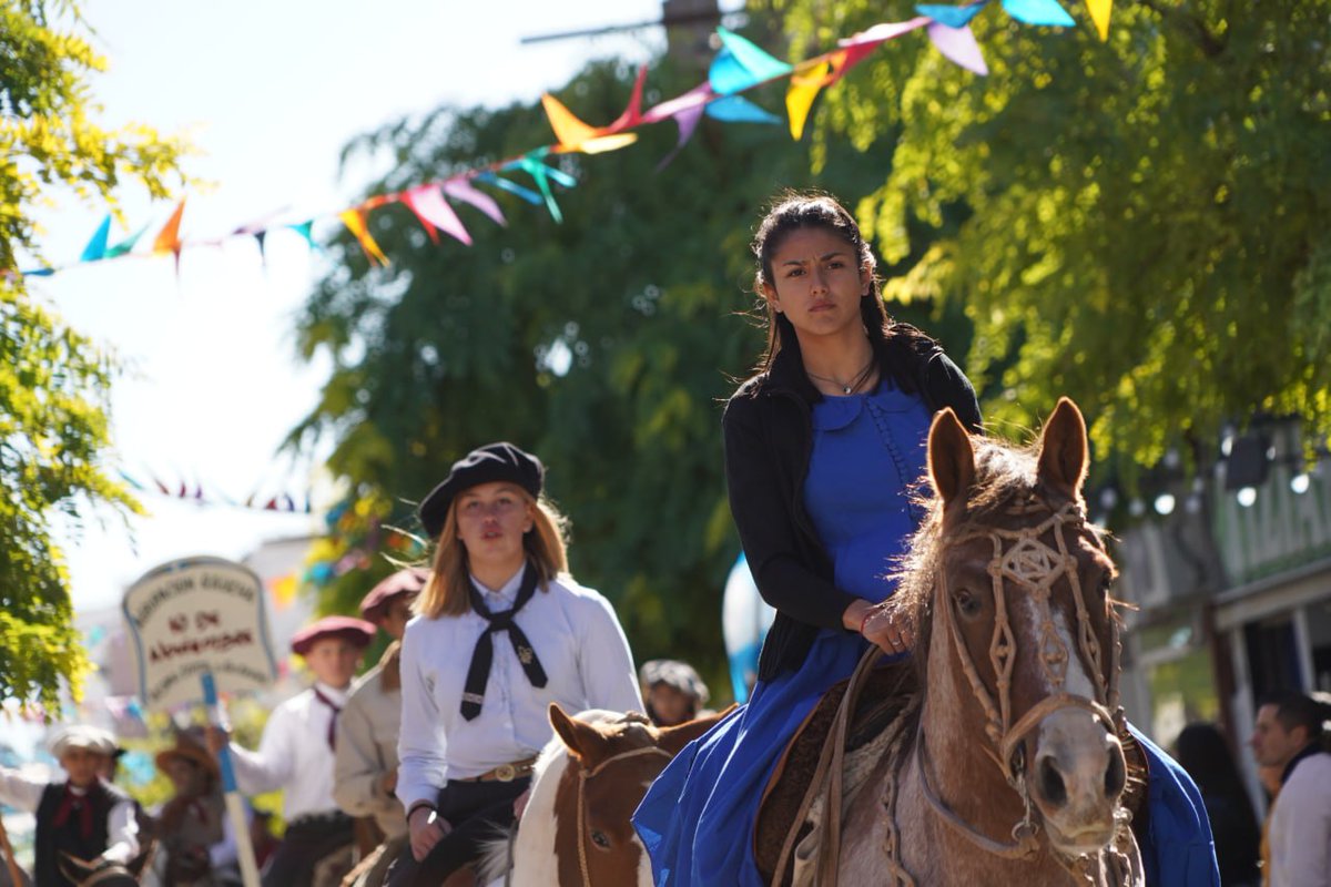 pedropesatti's tweet image. ¡Celebramos el 245 aniversario de Viedma! 🎉 

Tuve el honor de participar en el desfile conmemorativo, donde reafirmé el compromiso del gobierno provincial con el progreso de nuestra querida capital.

Estamos viviendo un tiempo con muchas resistencias que debemos aprovechar…