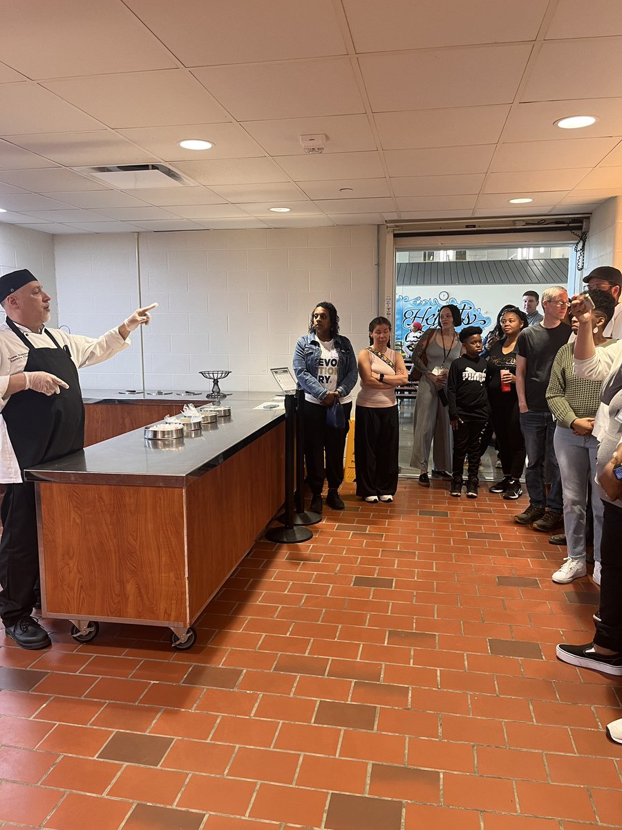 lalamama2's tweet photo. @CHUHSchools Annual Parent Leadership Luncheon today we spent time to gather, plan, talk, &amp; review food services survey results. Thank you AVI for the presentation &amp; lunch line tasting! And @CleFoodBank for sharing your work! #familyengagement #CommunityEngagement  #partnership https://t.co/L4FgQNqTps