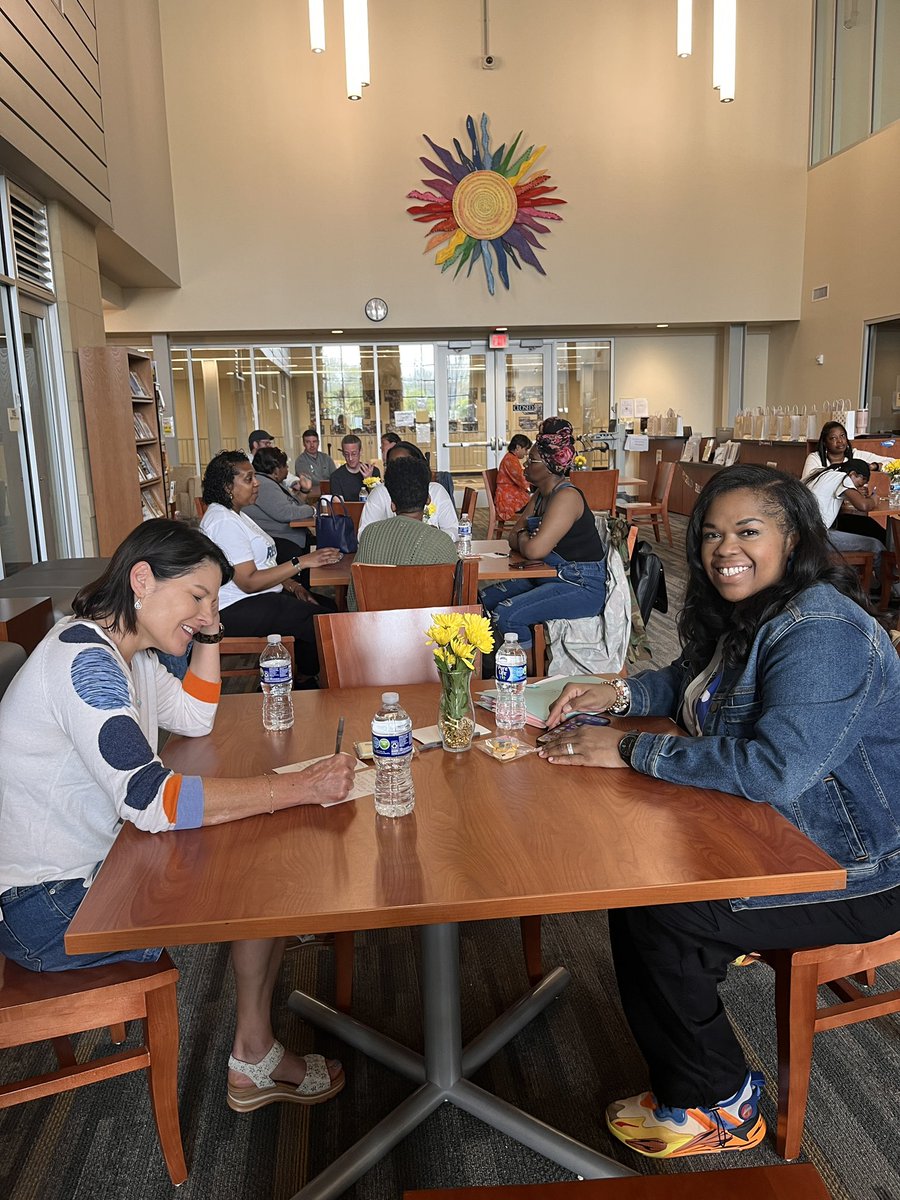 lalamama2's tweet photo. @CHUHSchools Annual Parent Leadership Luncheon today we spent time to gather, plan, talk, &amp; review food services survey results. Thank you AVI for the presentation &amp; lunch line tasting! And @CleFoodBank for sharing your work! #familyengagement #CommunityEngagement  #partnership https://t.co/L4FgQNqTps