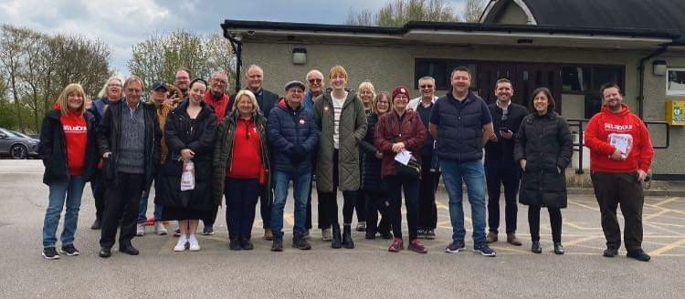A very warm reception out on the doors with @Warrington_Lab in Burtonwood and Winwick this afternoon, for our council candidates Siobhan and Kevin, and Cheshire Police and Crime Commissioner candidate @danpricelab This Thursday, vote Labour🌹🗳️ #LabourDoorstep