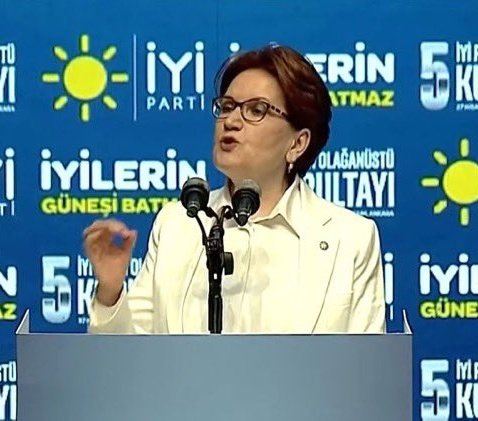 Sana bu dik duruş,bu asil veda yakıştı Sayın @meral_aksener Haklı olduğunu bile bile,haklı olduğun dillendirilmesin diye,seni yıpratanların ve gizli ortaklarının oyunları ile gitmen,Türkiye siyasetine hiç yakışmadı. Kurucu LİDER,her daim LİDERİMİZDİR. LİDER Meral Akşener ❤