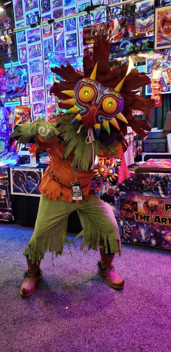 Day 2 @LVLUPEXPO. The #Cosplay here is always next level. Let's Goooooo! #PescEffects Booth #203 (by Guest Signing).
•
•
#LVLUPEXPO #SkullKid #LegendOfZelda #MajorasMask #OcarinaOfTime #Gameralife #GamerArt #MetalPrints #RainbowColors