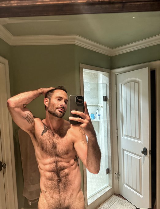 Still 3 days left on my OF SALE  https://t.co/5wHngg6mXW https://t.co/AzC6sYPm6x