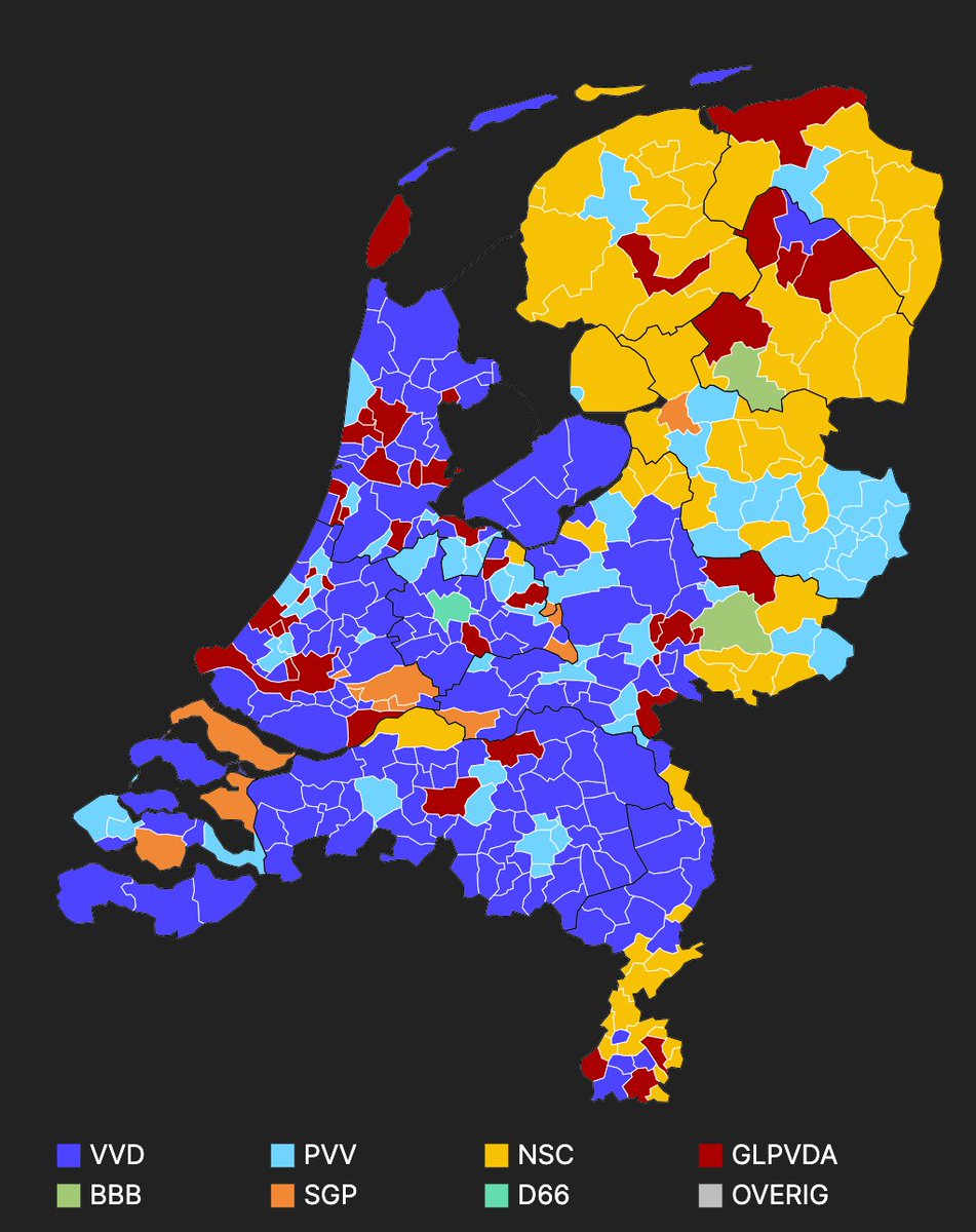 @Denkjewel Bij TK2023 zag dat er alweer heel anders uit. En dan kan je zeggen: De PVV pakte die stemmen (kaartje 1), maar als je de 2e partij kijkt per gemeente dan zie je BBB ook nog maar in iets van 2 gemeentes naar voren komen.