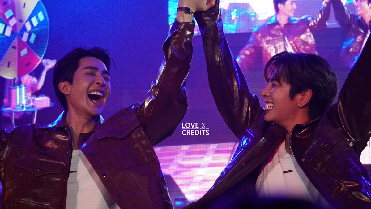 LOVECREDITS's tweet photo. 😄😆

#EarthMix1stFMinRome #mixxiw #theearthe https://t.co/WSl24rU4gE