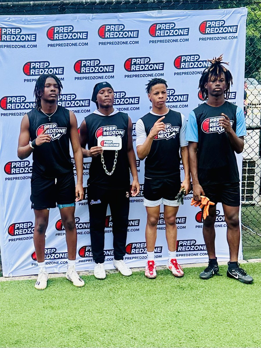 Thank you to @AlPopsFootball and @PrepRedzone for the opportunity to win MVP🥇with some of my good friends @AlansonHSimmons @d1_masonfreeman !! #Chas1ngBest #ATM #RedK1ngdom @CoachD_GVL @RecruitTheG @Tavon_Lawson @FredP815 @JoshNiblett @CoachK_Smith @NwGaFootball @DukestheScoop