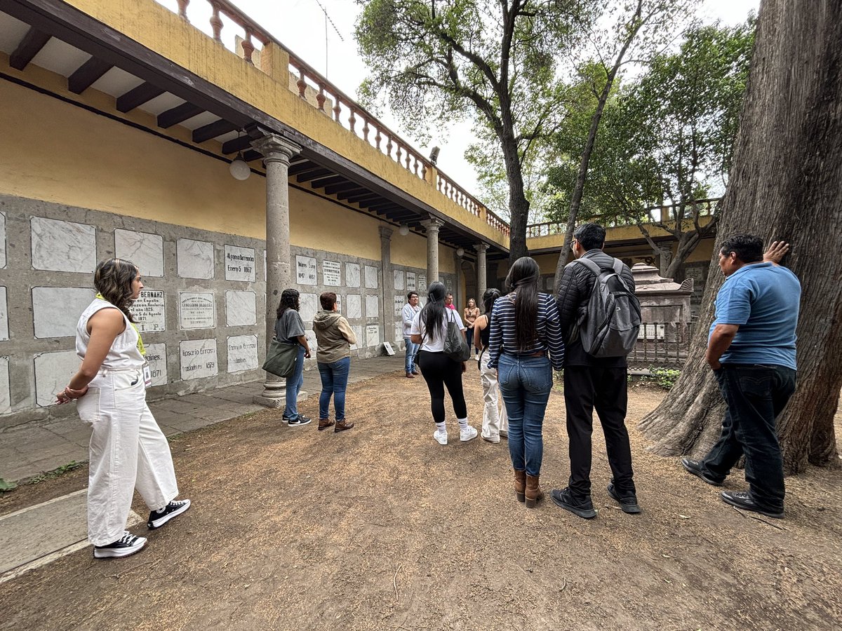 museotelegrafo's tweet photo. ¡Así comenzó el #CircuitodeMuseos! 🥳 Ruta 4

🫶🏻 El primer museo que conocimos fue el @PanteonSanFer 🙌🏻 donde pudimos apreciar la tumba de Juan de la Granja, diplomático que introdujo el telégrafo a México. 

¡Una increíble visita guiada! 🤗 https://t.co/ebMKWzp9nJ