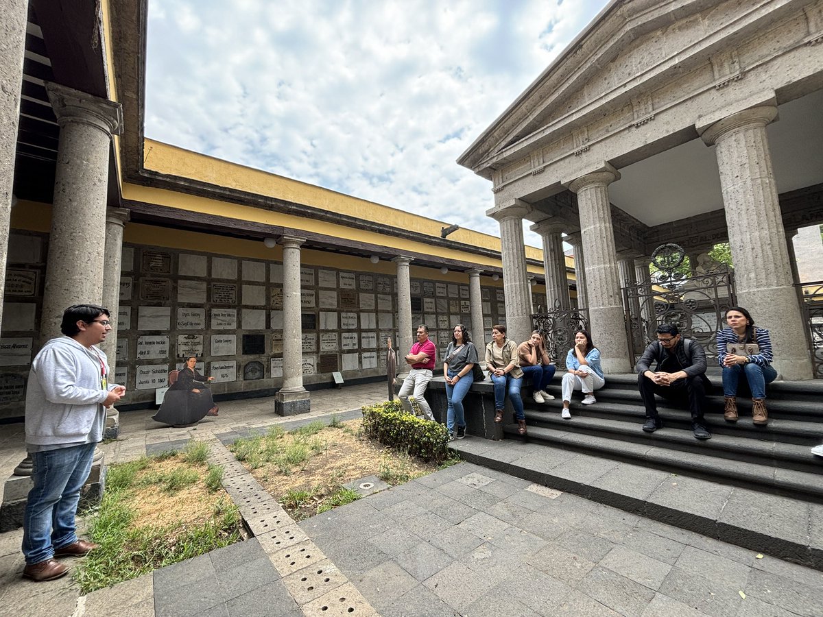 museotelegrafo's tweet photo. ¡Así comenzó el #CircuitodeMuseos! 🥳 Ruta 4

🫶🏻 El primer museo que conocimos fue el @PanteonSanFer 🙌🏻 donde pudimos apreciar la tumba de Juan de la Granja, diplomático que introdujo el telégrafo a México. 

¡Una increíble visita guiada! 🤗 https://t.co/ebMKWzp9nJ
