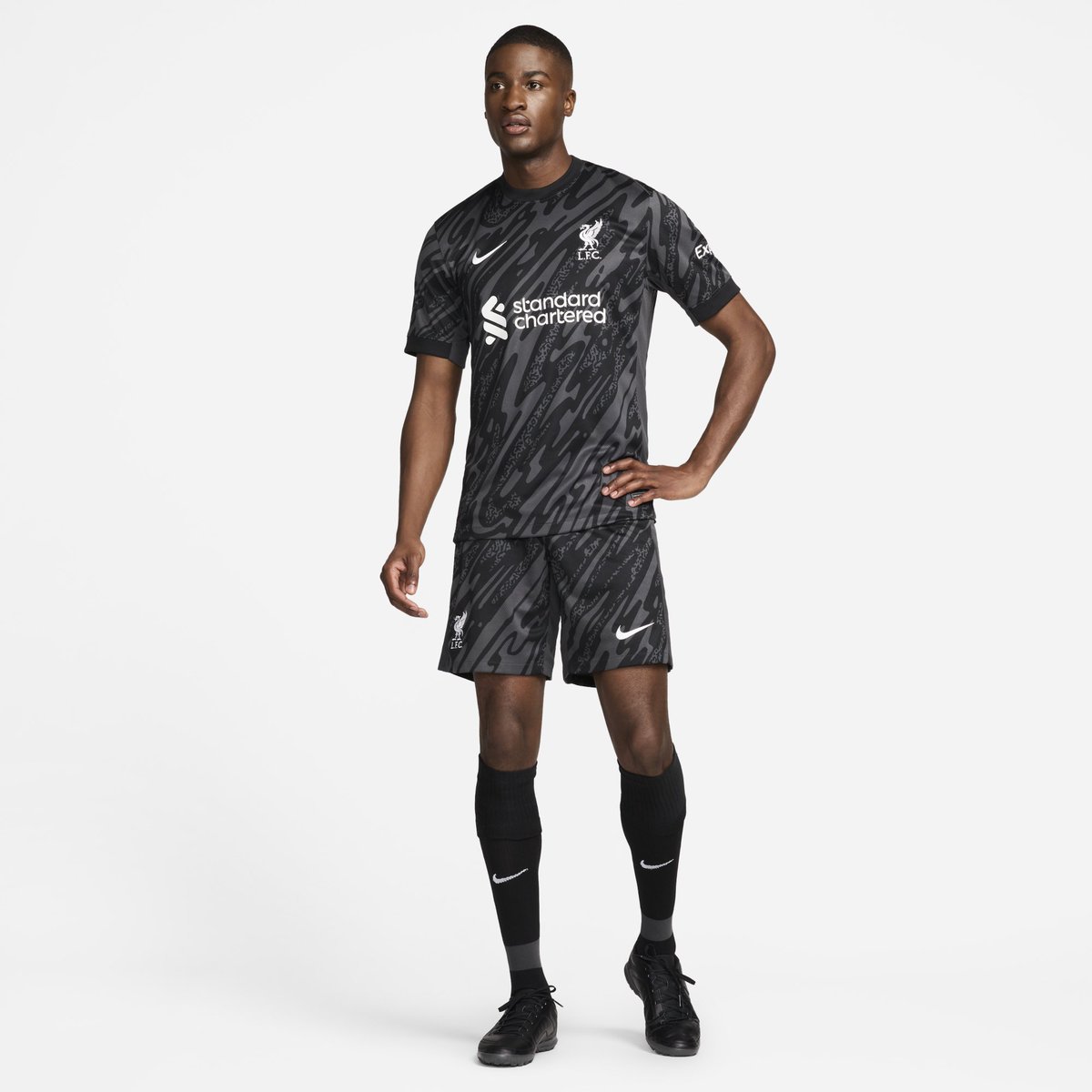 🗞️ #Kitnews from England as official images of the new 2024-25 #LiverpoolFC home goalkeeper kit made by #NikeFootball have appeared online.

📸 thekitman.co.uk/liverpool-2024…

Credit @sneakermarketro 

#TheKitman 👕

#Liverpool #LFC #YNWA