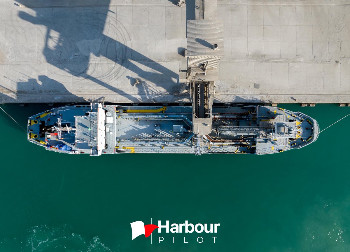 Sirius Cement V berthed Alcanar/Cemex port. 
harbourpilot.es/wp-content/upl…
#cemex #cementcarrier #shippingindustry