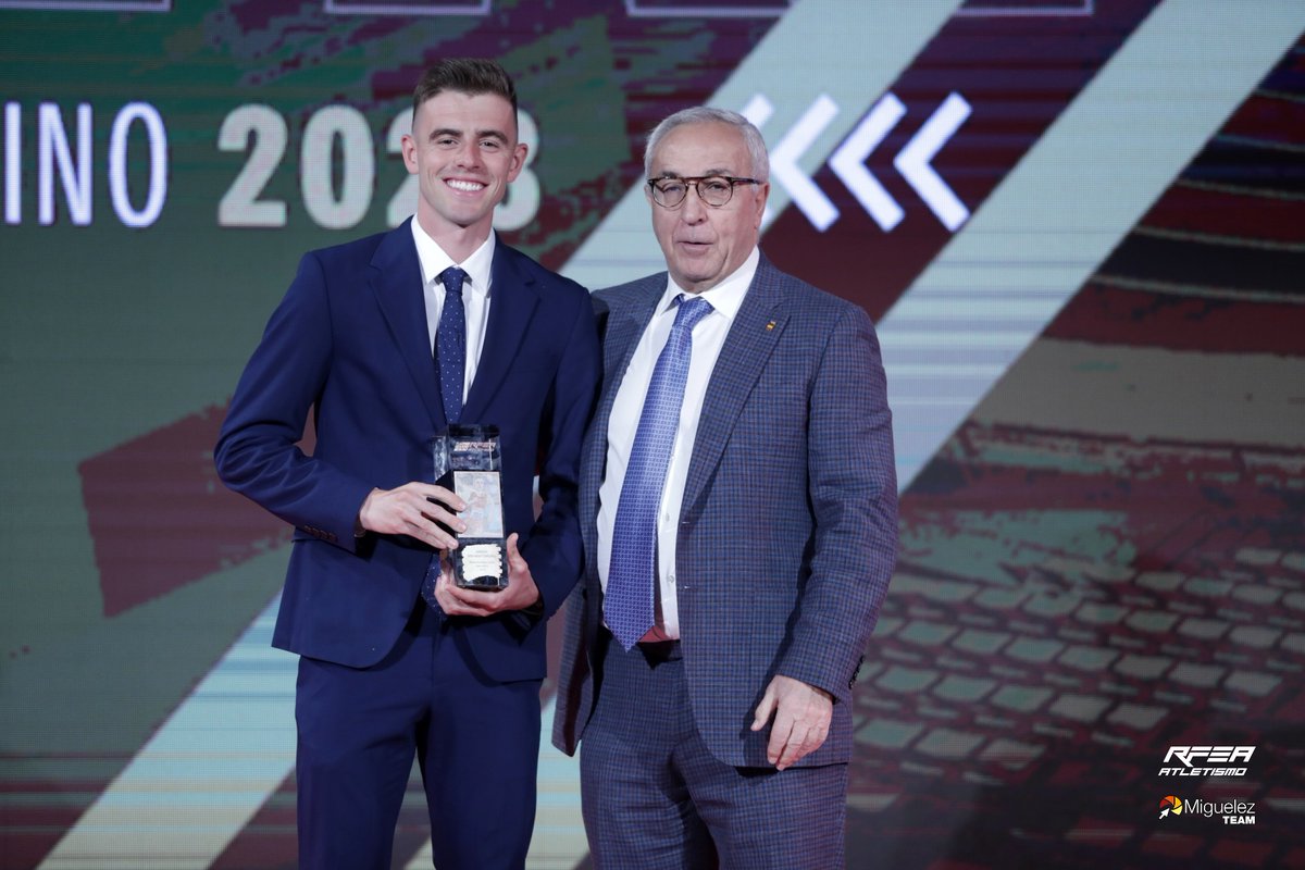 atletismoRFEA's tweet photo. 🥁 Finalistas Mejor Atleta Masculino 2023

@adryben 🤝🏻 @alexgarcarrillo 🤝🏻 @alvaro_atletismo

Cada vez que compiten, se detiene el tiempo. Están haciendo historia.

#PremiosRFEA2023 📺 https://t.co/W9lIaPhhVT https://t.co/JgdZCpKWkf