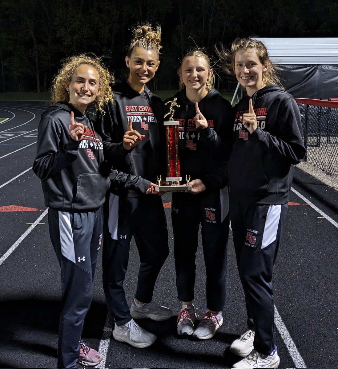 ECentralTrack's tweet photo. Congratulations to our winning 4x400 m relay of Callie Bentley, Jorjia Ferguson, Lauryn Huber &amp; Anna Graf! We're so proud of you ladies! Keep it up! 🖤❤️💪🔥

@ECTrojanSports @CoachMeganEC https://t.co/87xjxCVXBB