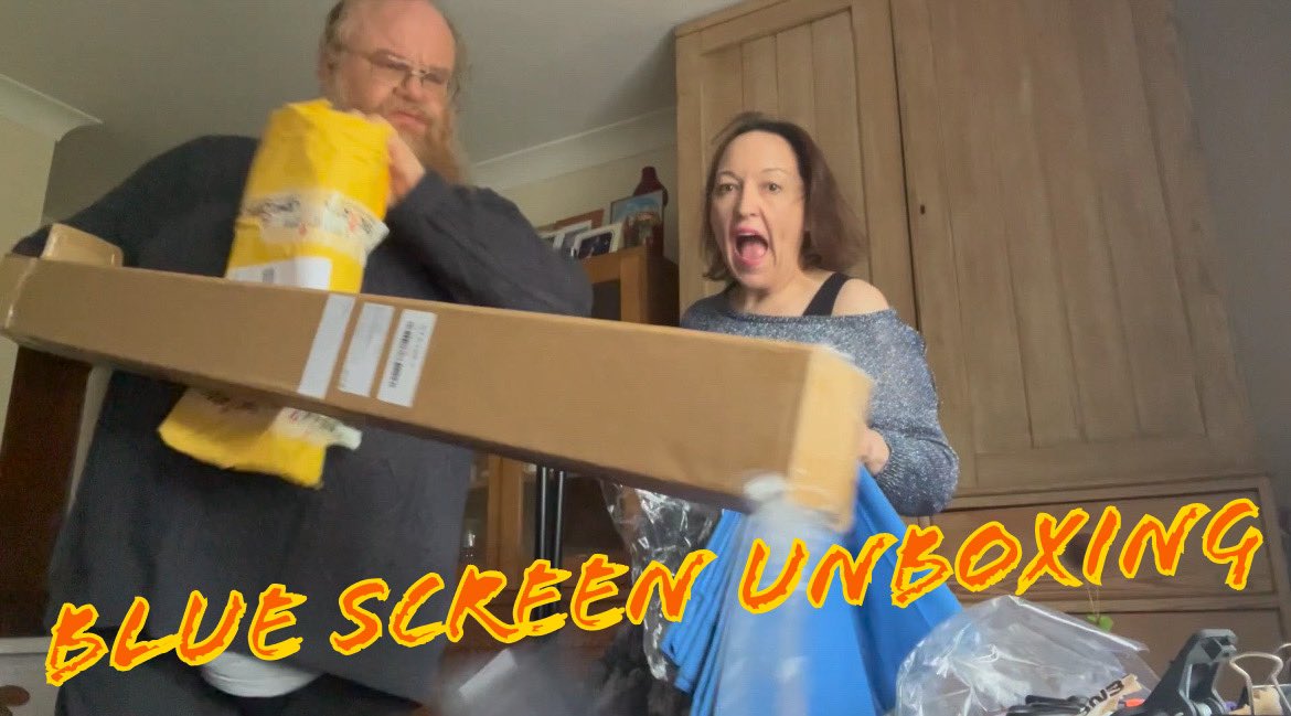 Our new comedy video “Blue Screen Unboxing” with @ZuzanavSchlippe @Caesar_Pictures #actor #actorslife #comedy #selftape #chromakey #director #directorslife #filmmaking youtu.be/yR-Qs14XJsU?si…