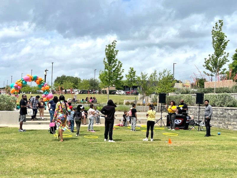 RedbirdDPD's tweet image. The ROC is at the Shops at RedBird's "Springfest on the Lawn" event...  Cloudy skies can't stop the good time. @DallasPD