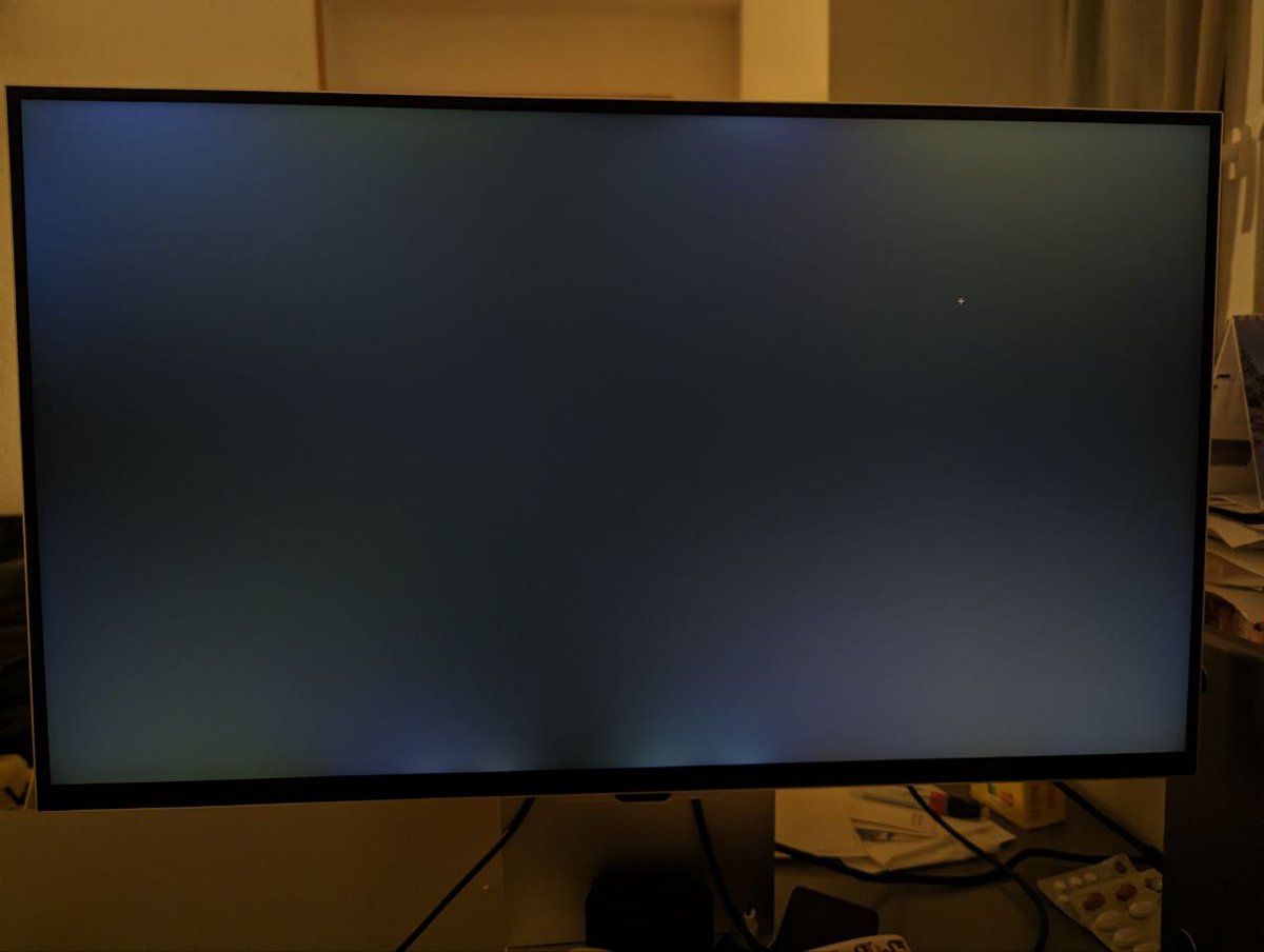 alexsumer's tweet photo. Hello @SamsungDE 
 I have sent my monitor for repair three times, my problems have not been solved. I dont want to send 4,5 etc times. I want to use it, especially since it is a flagship ViewFinity S9 27" monitor. Picture is completely lit. + squeak of a bad capacitor https://t.co/Ncns6j7ZsZ