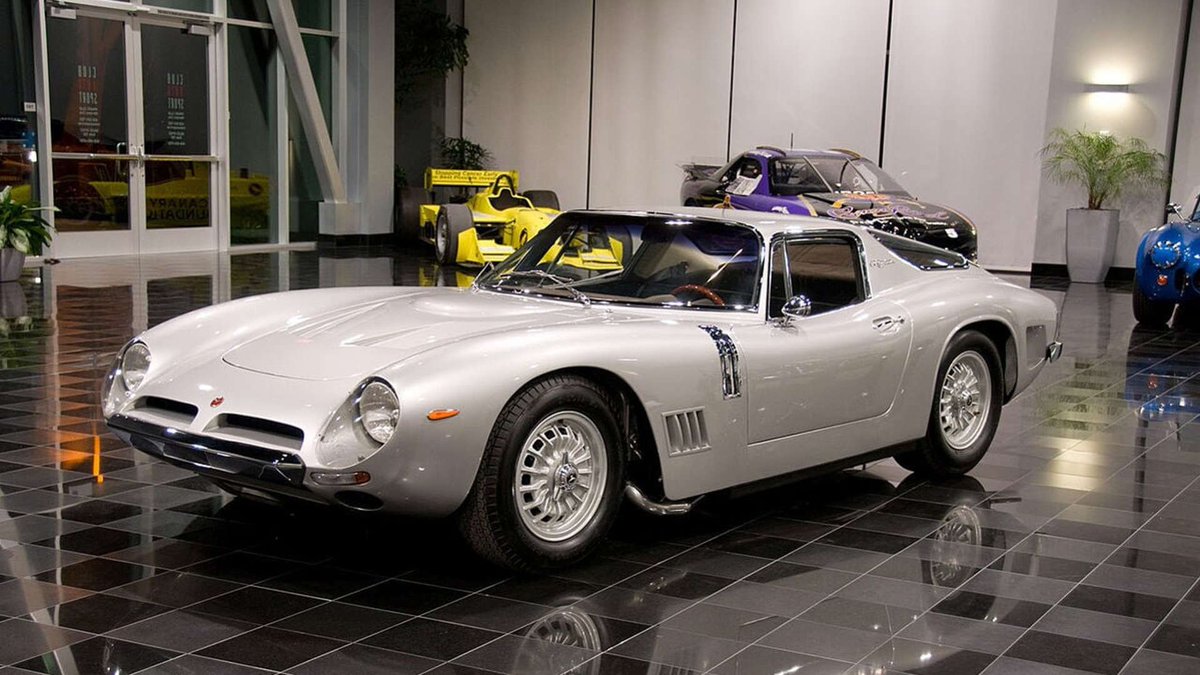 Bizzarrini 5300 GT. . . 
Only 133 made.
'Think of it as a fine Italian suit with a racing heart.'
A limited run of new ones can fetch up to $2m. . . 

C'mere, Sweet Pretty. Let me ride you into the sunset. 😝