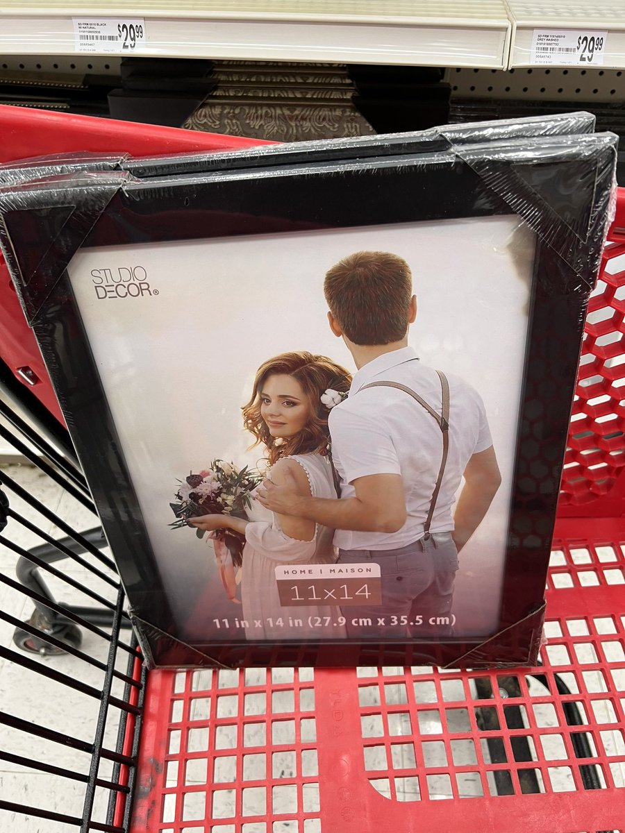 Hey <a href="/RosannaPansino/">Rosanna Pansino</a> <a href="/Husky/">Husky 🐺</a>, this you?