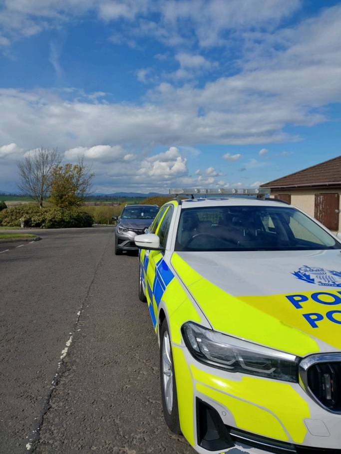 PSOSRoads's tweet photo. #LivingstonRP carried out a speed check on the B9080, Linlithgow when they stopped this vehicle travelling at 57mph in 40mph limit. Also the driver had a revoked driving licence, no insurance and had taken the car without his mothers permission. #Fatal5 #CheckYourDocuments https://t.co/5J0xU0YDXM