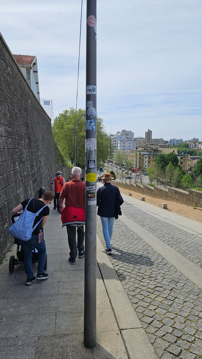 braun_mister's tweet photo. @BW__i #theländ - Jetzt auch in #PORTO vor der Ponte Dom Luis I Brücke und am Miradouro da Serra do Pillar https://t.co/Ga4F78oKLu