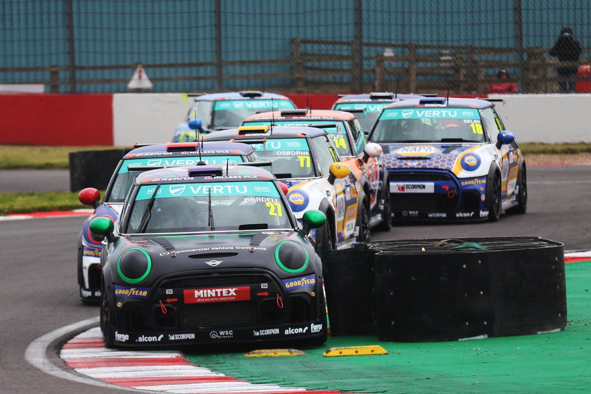 MINIChallengeUK's tweet photo. Race One Snapshots 📸 @JakobEbrey @VertuMotors #MINIChallengeJCW #MillersOils #RepsolLubricantsUK #ScorpionExhausts #Mintex https://t.co/PA6yHxOmRH