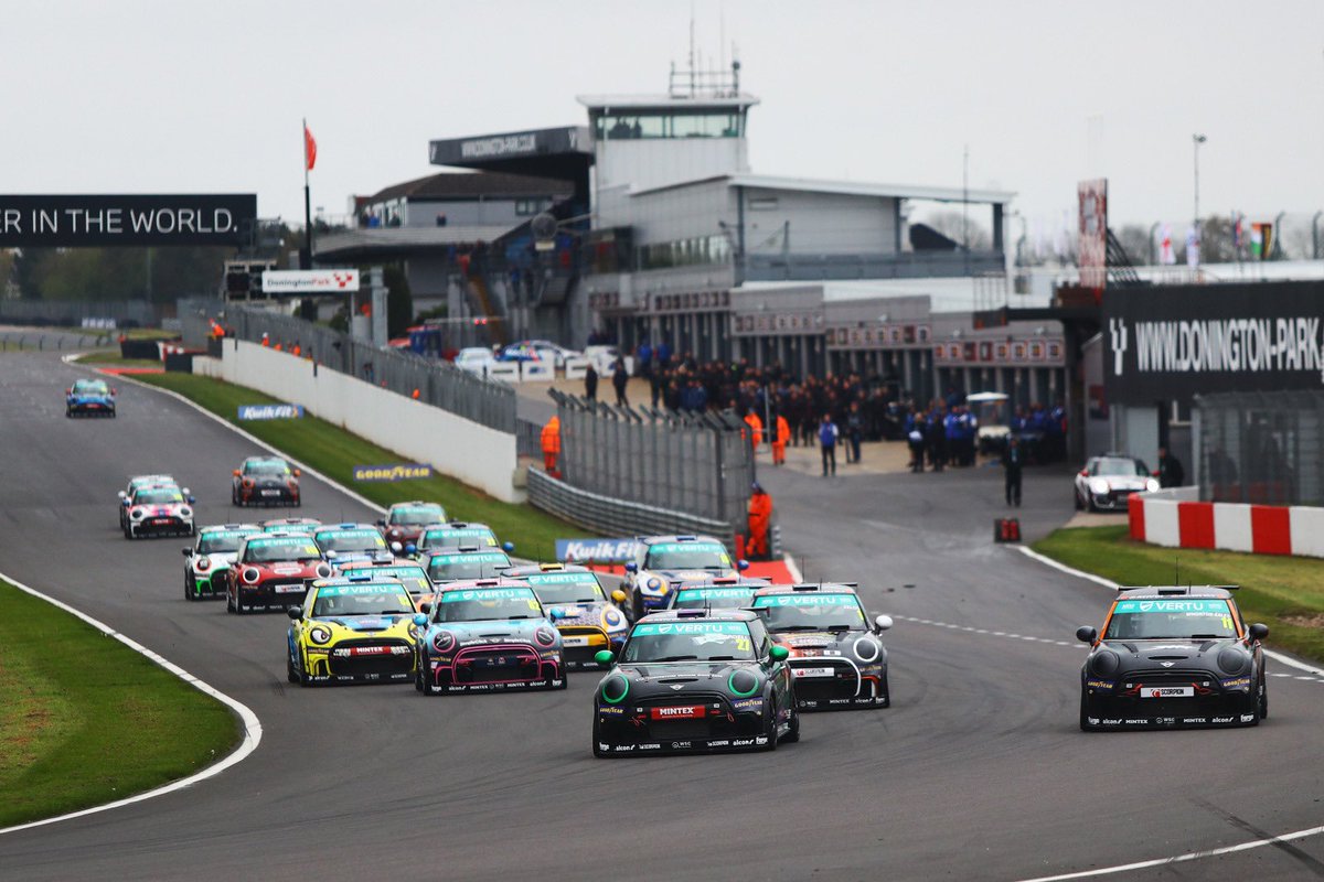 MINIChallengeUK's tweet photo. Race One Snapshots 📸 @JakobEbrey @VertuMotors #MINIChallengeJCW #MillersOils #RepsolLubricantsUK #ScorpionExhausts #Mintex https://t.co/PA6yHxOmRH