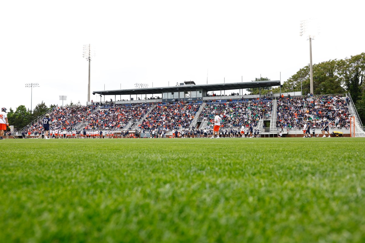 🧡💙 Best fans in the country! Today's attendance: 6⃣,4⃣9⃣7⃣ our largest crowd since 2013! #GoHoos