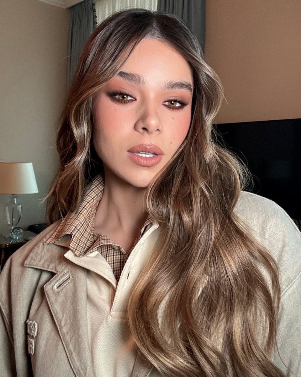 Blessing your timeline with Hailee Steinfeld 😍 #HaileeSteinfeld #SpiderManIntotheSpiderVerse #SpiderManAcrossTheSpiderVerse #Hawkeye #Dickinson #TrueGrit #PitchPerfect2 #PitchPerfect3 #EdgeofSeventeen #Bumblebee #Arcane #EndersGame #WhenMarnieWasThere #beautiful