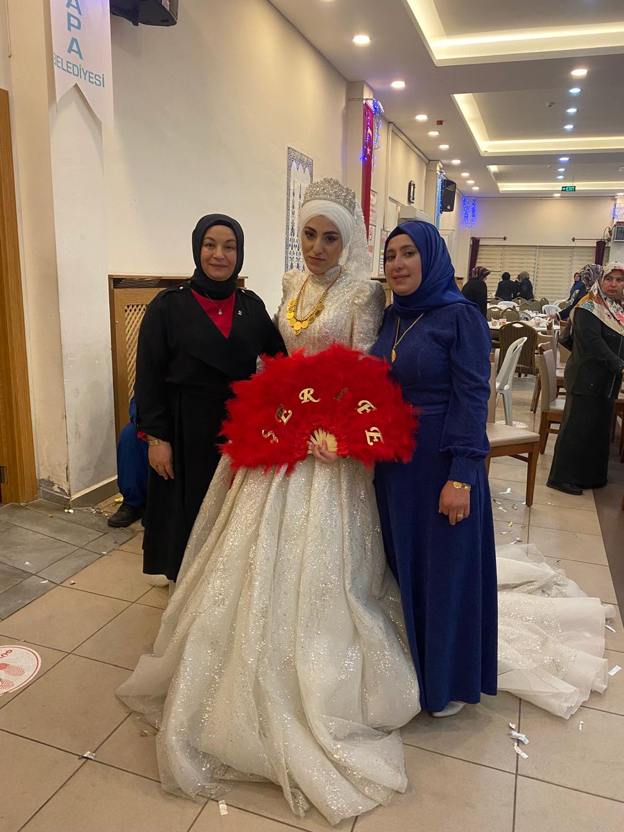 Ak_Aslanapa's tweet photo. 📌Kadın Kolları Başkanımız Kısmet Yılmaz Şerife&amp;İsa çiftinin düğün merasimlerine katıldılar.
    Bizde bir ömür boyu mutluluklar dileriz.
#Akkadın
#Aslanapa https://t.co/Run0cE9Lxt