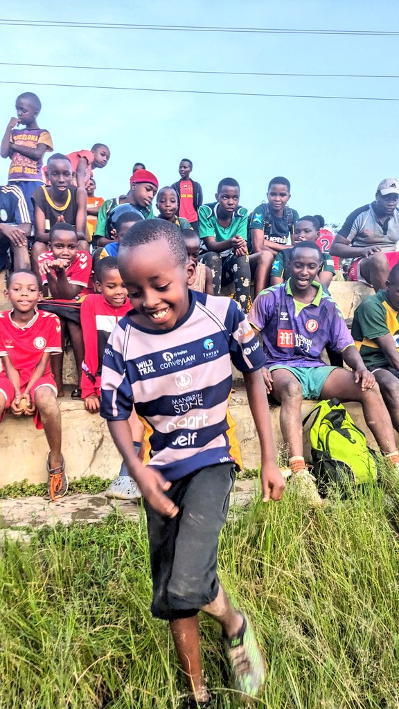 Impamvu ituma nkunda Rugby🤗🙌
Ndayikina😂🥰

We smile with my game😂
We are the roots of our game💪🏾

#RwaRugby #RwoT