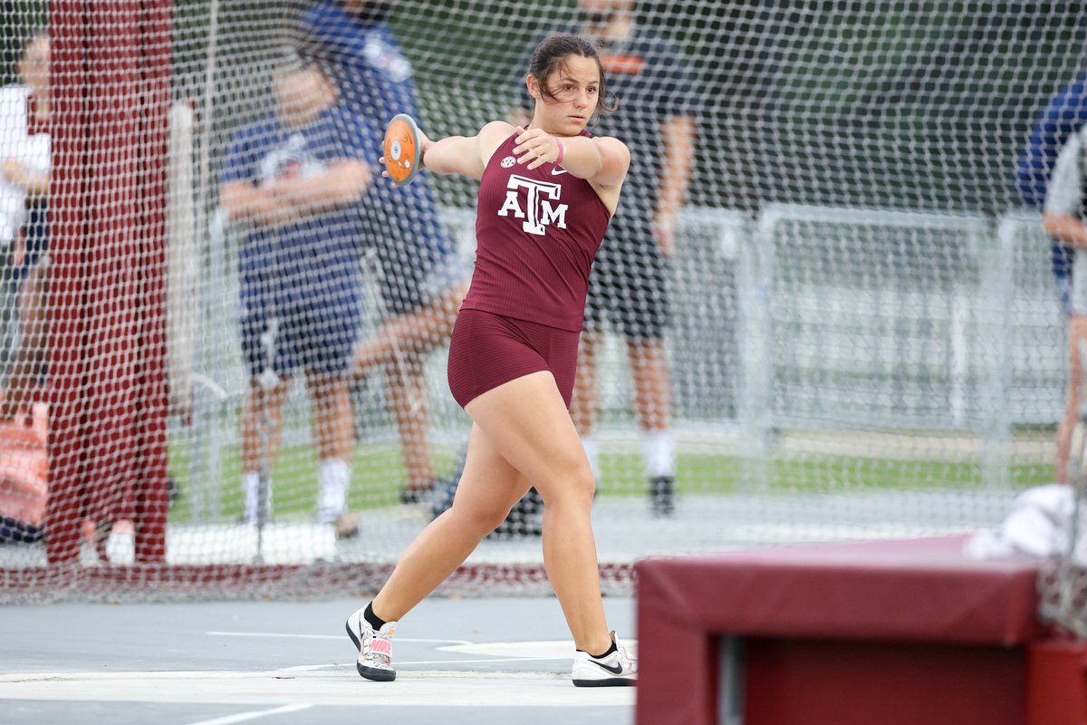 Our freshmen putting on a show in the women's discus in Lubbock ‼️ 1⃣ Abigail Martin - 59.00m/193-7 3⃣ Carlie Weiser - 55.36m/181-7 PR #GigEm // #AggieTF // 📊 aggi.es/4dchl2y