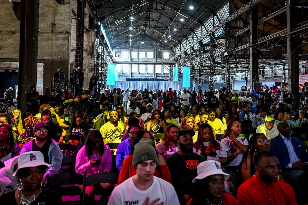 POV: A guided Deeply Well meditation by <a href="/DeviBrown/">Devi Brown</a> 🙏🏿

#DeeplyWell #BEPodcastFestival 
📸: <a href="/GettyImages/">Getty Images</a> / @d_whyte