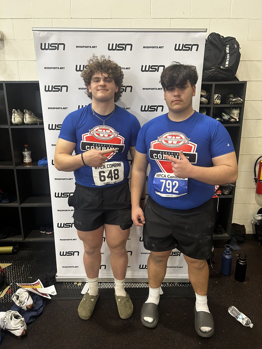 Had a great day at the <a href="/wifca/">WiFCA</a> camp this morning!! @UGfootball_HC <a href="/cxclapper80/">Clap</a> <a href="/75doyle/">Coach Doyle</a> <a href="/Coach_DBones/">Daryl Bones</a> @travisWSN <a href="/MJ_NFLDraft/">Mark Johnson</a> <a href="/CoachMcNamara9/">Ryan McNamara</a> <a href="/IsaacFruechte14/">Isaac Fruechte</a> <a href="/DavidWienke15/">David Wienke</a> <a href="/Coach_AHiggins/">Alex Higgins</a>