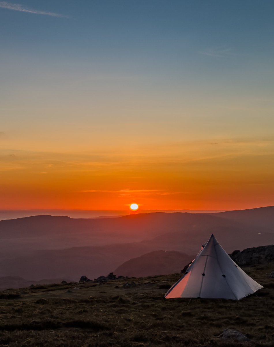 Great to get a sunset camped up high in the Lakes last weekend 😌