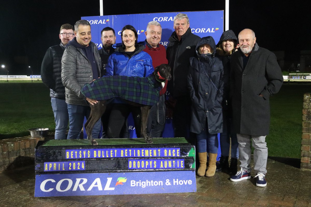 Race 11 - BETSYS BULLET RETIREMENT RACE 🏆 T6 - DROOPYS AUNTIE Trainer - Paul Young Owners - Mr.C.Sparks, Mr.P.W.Young We would also like to wish a very happy retirement to Betsys Bullet. 🐾