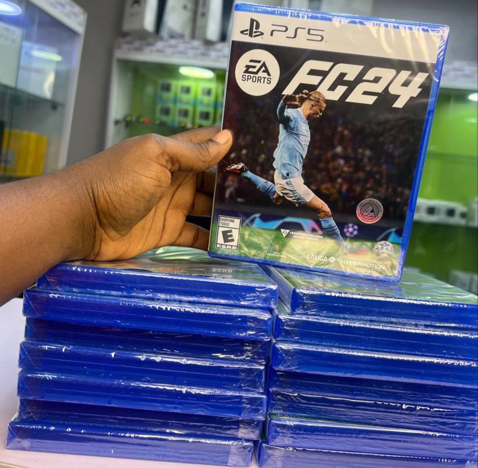 🏌️🎮 Brand new ps5 available: 690,000 naira Fc 24 for ps5: 45,000 naira only Please retweet 🙏🏾
