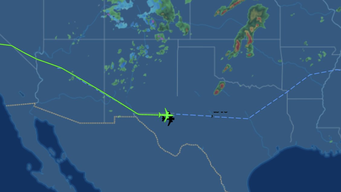 Pilot said he wasn't steering around Oklahoma bc he's afraid of the storms, just wanted to give @BunkiePerkins the respect he deserves