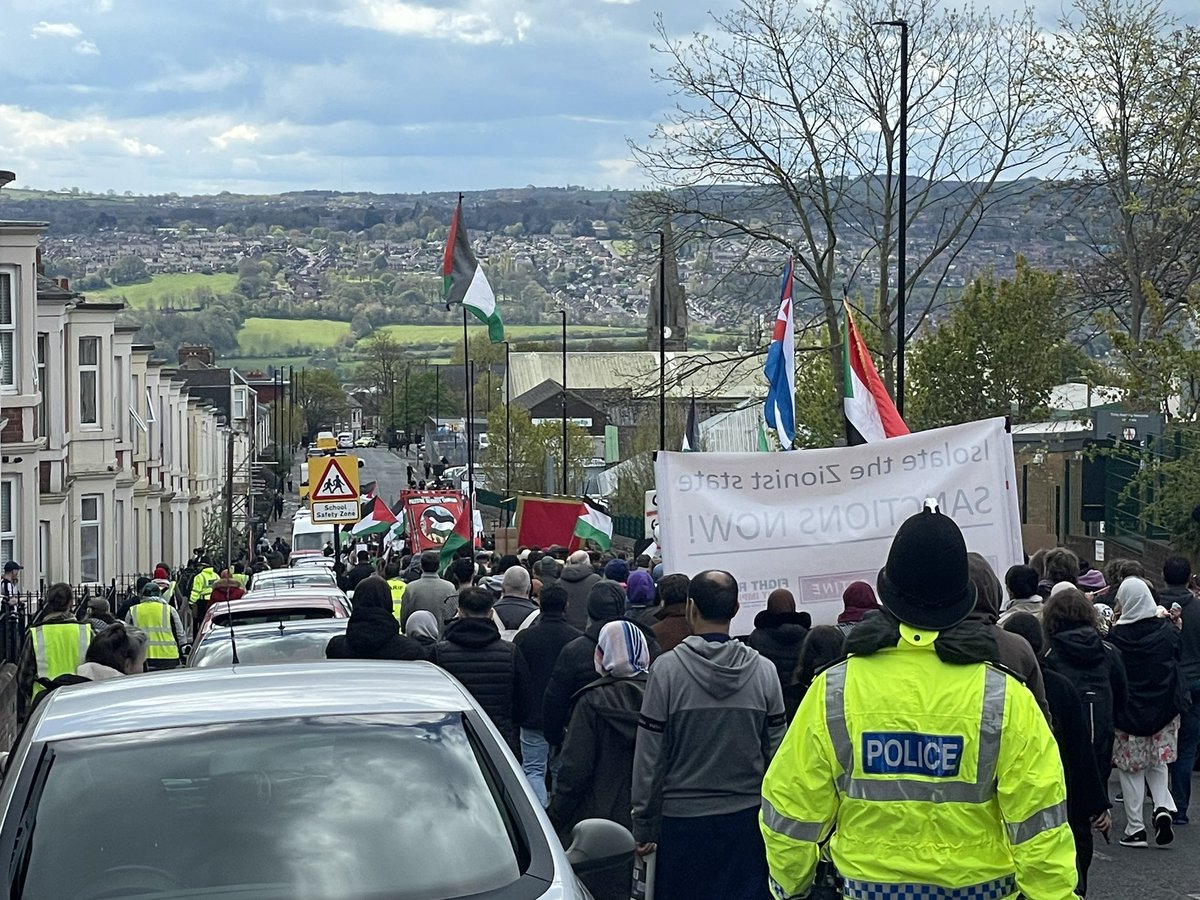 The #ShutDownRafael demo passes through the West End of Newcastle & heads down towards Scotswood Road. Great to see different Palestinian solidarity groups coming together & showing a united front. We are winning. #StopArmingIsrael