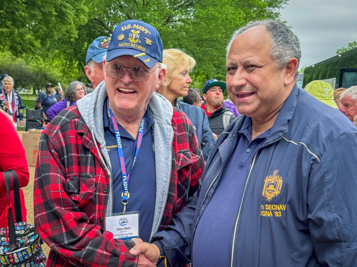 Honored to meet nearly 90 Vietnam War-era SEALs &  Underwater Demolition Team members from a San Diego “Honor Flight” to D.C. We're indebted to their service & sacrifices for our Nation. And thanks to the Naval Special Warfare Command volunteers acting as “Guardians” on the trip.