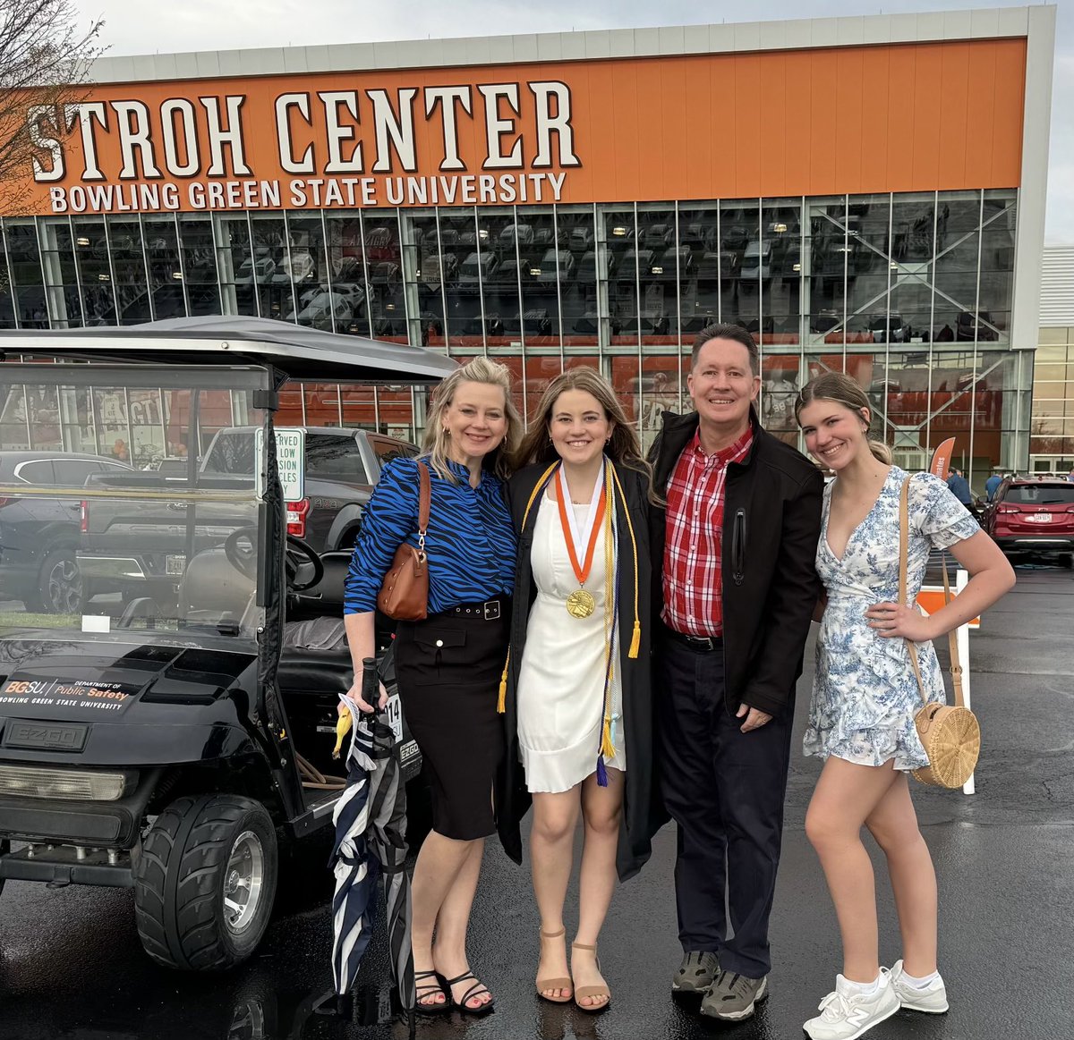 JAReece's tweet image. Our BGSU Honors College graduate! Morgan, may all your dreams come true.  #classsof2024 #bgsugrad