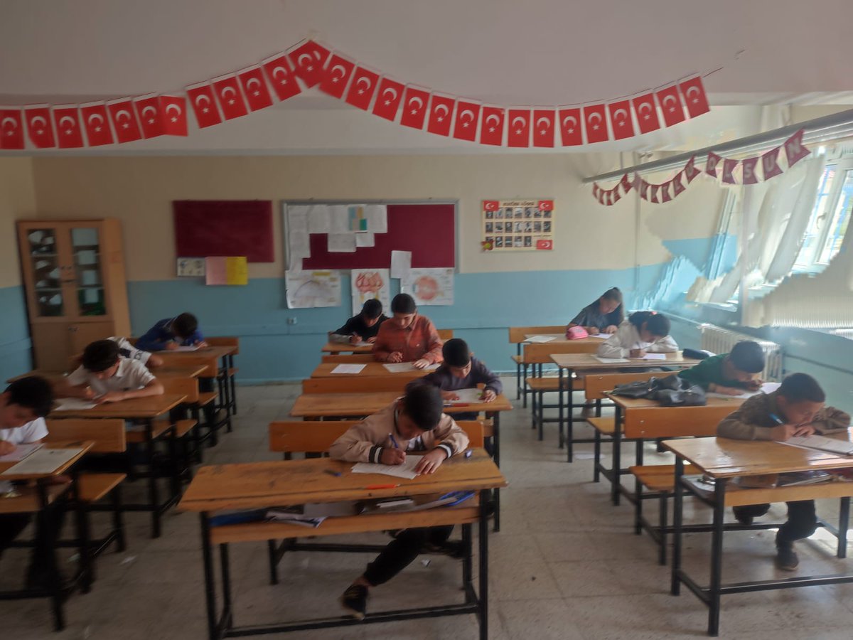 agdorgtr's tweet image. 📍Siyer-i Nebi Yarışması Ortaokullar Düzeyi| #GençlerEfendimizinİzinde

📌 Bilecik - Yalova - Bitlis - Bartın

#SiyeriNebi
#AhlakveManeviyat
#KalkveUyar