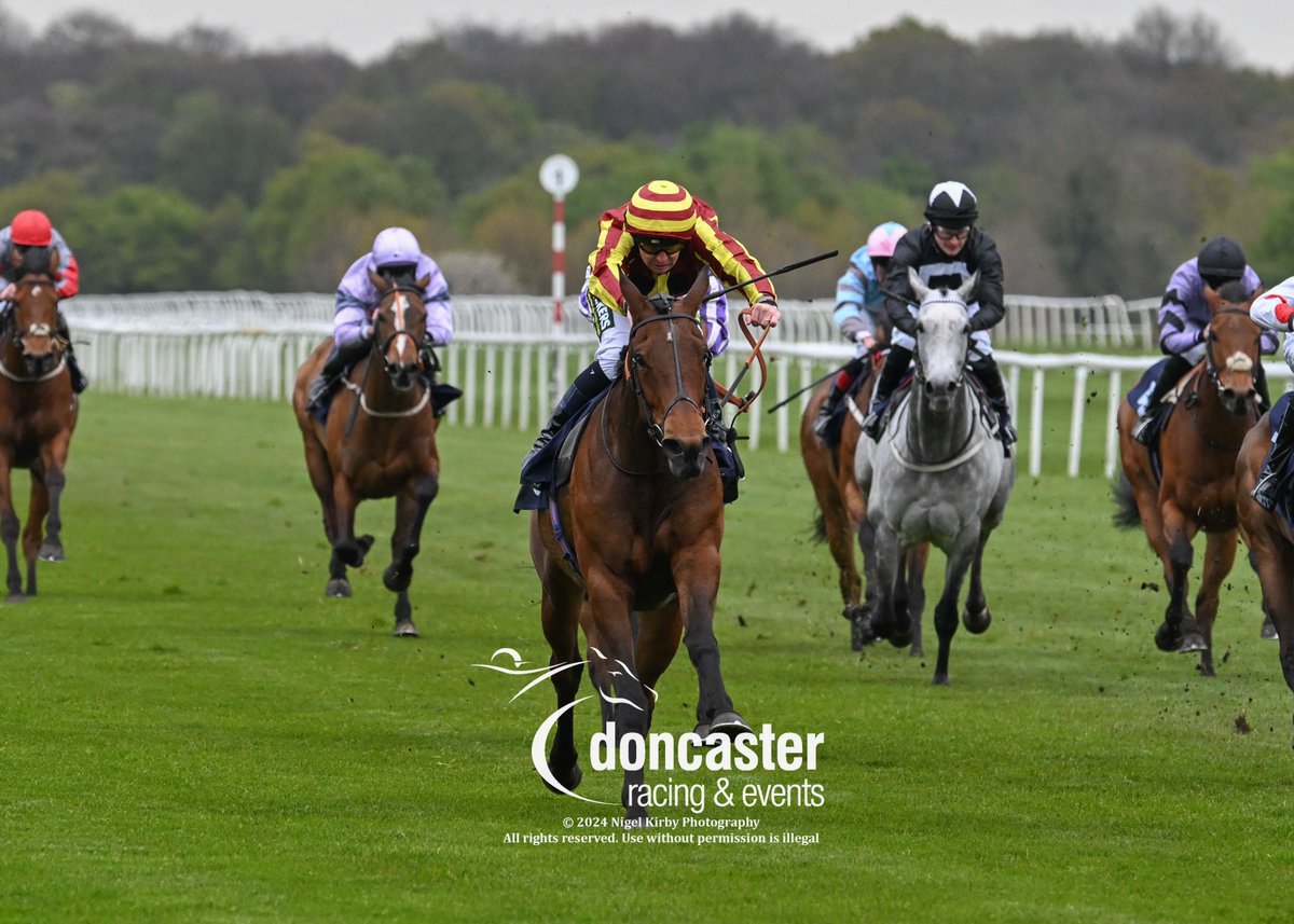 RACE 2 RESULT - Daniel Thwaites Derby Fillies' Handicap 🥇 Dazy Mazy Jockey: @connorbeasley9 Trainer: John Mackie Owner: The Clarino Partnership 📸 @nigekirby #DoncasterRaces | #ChampionOccasions | #DONYAA