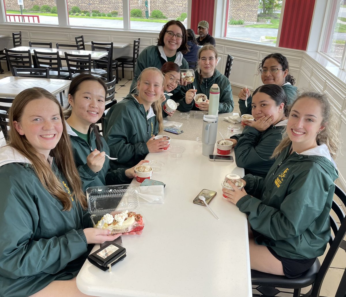 Wrapped up an ultra competitive Varsity Conference tournament with sportsmanship, fun, and a lot of good badminton. What a great regular season with these 10 seniors!!