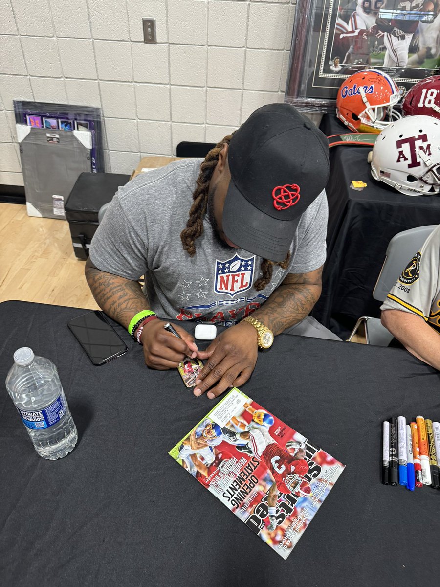 Went to the @FlipTradeShow today in Gardendale, met Trent Richardson and got him to sign a few things! Roll Tide!!

#thehobby #whodoyoucollect #RollTide #AlabamaFootball #BuiltByBama