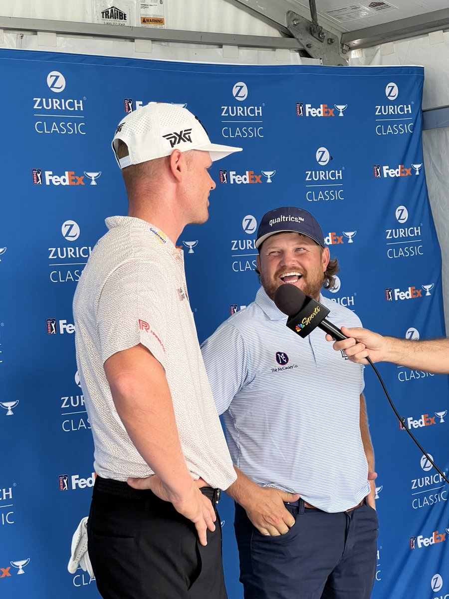 Find someone who looks at you like @Z_Blair looks at @PatrickFishGolf.