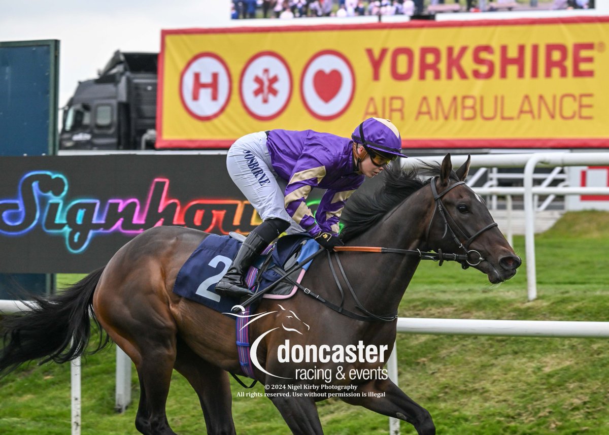 RACE 3 RESULT - Signhouse UK And @YorkshireAirAmb Novice Stakes 🥇 Midream Jockey: @OsborneSaffie Trainer: @edwalkerracing Owner: Clara Stud 📸 @nigekirby #DoncasterRaces | #ChampionOccasions | #DONYAA