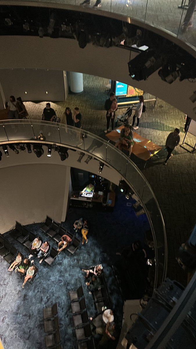 Come to feel and experience the events #duelingDinosaurs at @NaturalSciences