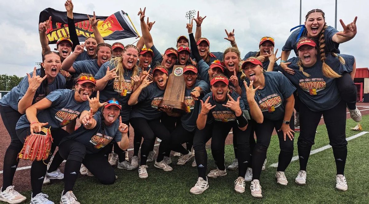 Congrats to Gorilla Softball for winning the first MIAA softball title for Pitt State since 1994!🥎🏆