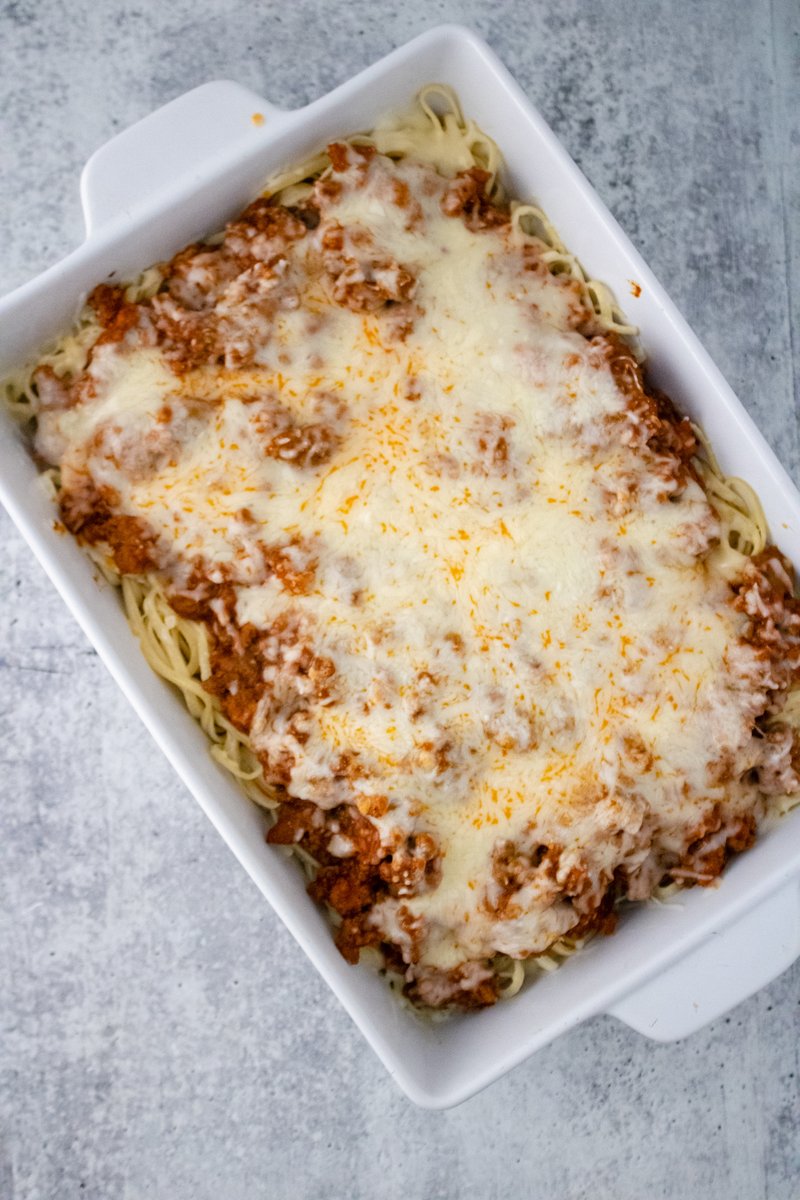 This Baked Spaghetti Alfredo recipe is the best one you'll ever try! It's easy to make and it tastes absolutely amazing. Your whole family will love this dish, so be sure to add it to your meal plan. funhappyhome.com/baked-spaghett…  #dinnerideas #recipes #recipeideas