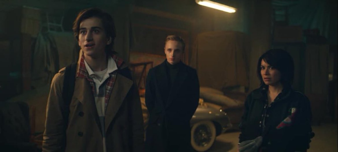 Comment ils ont bien fait de changer le casting vu dans #DoomPatrol pour #DeadBoyDetectives j'avais pas fait le lien et heureusement même ! C'était censé être Charles, Edwin et Crystal 😅