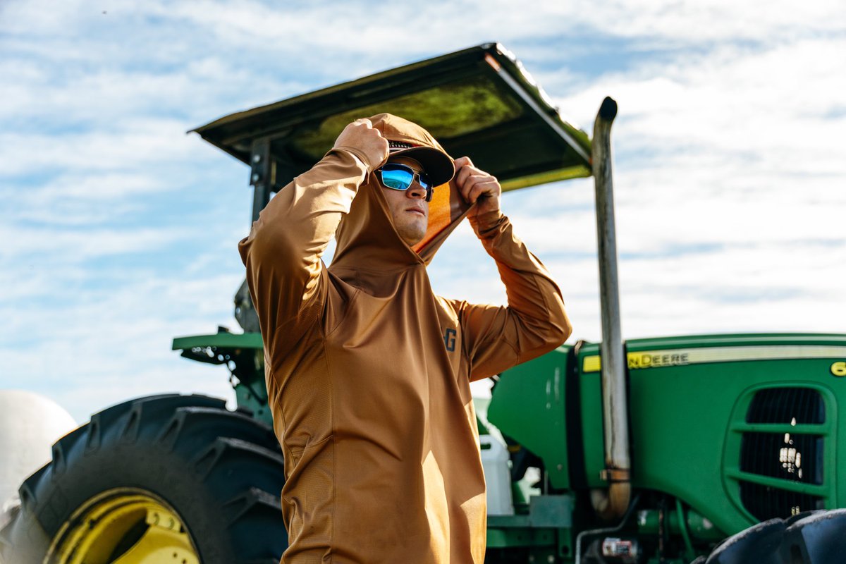 aggearclothing's tweet photo. Shield your skin from harmful rays with the Farm-Pro series UPF 50 sun protection. #farmpro #agriculture #performance #farm #ranch #clothing #aggear #growstronger #workharder https://t.co/gJJCnYmrMG